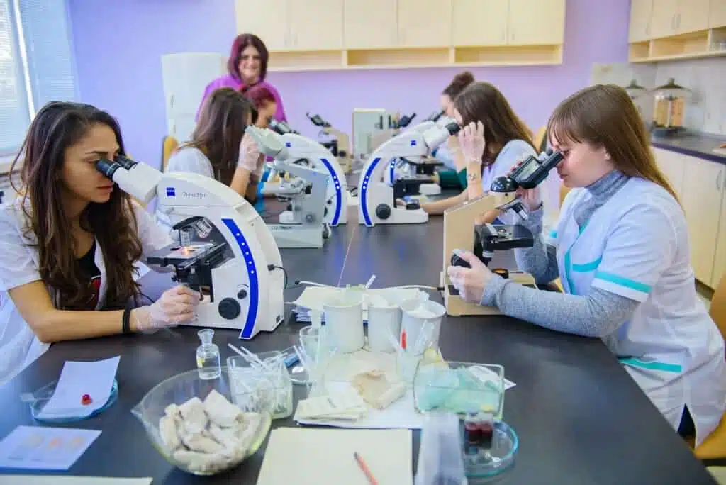 Medizinstudium in Varna Mikroskope